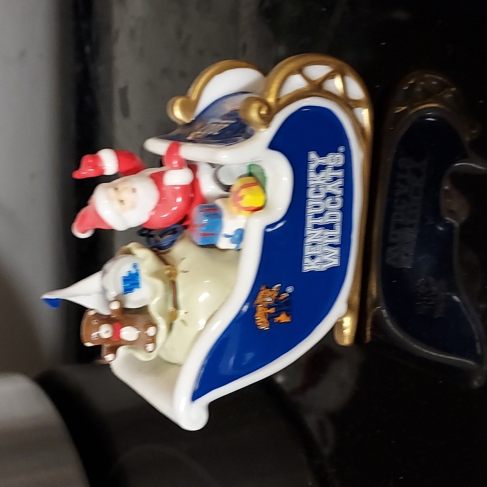 COPY - Danbury Mint 2007 University of Kentucky Christmas Sleigh